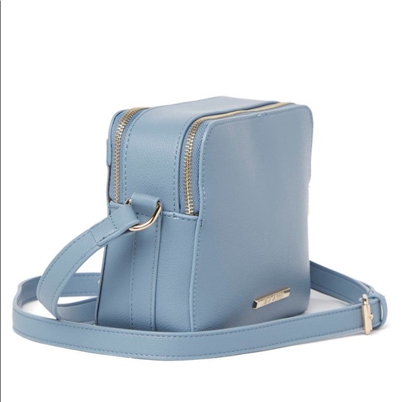 HOST PICKSTEVE MADDEN 💙Bandana Pleat Camera Bag - Picture 2 of 15